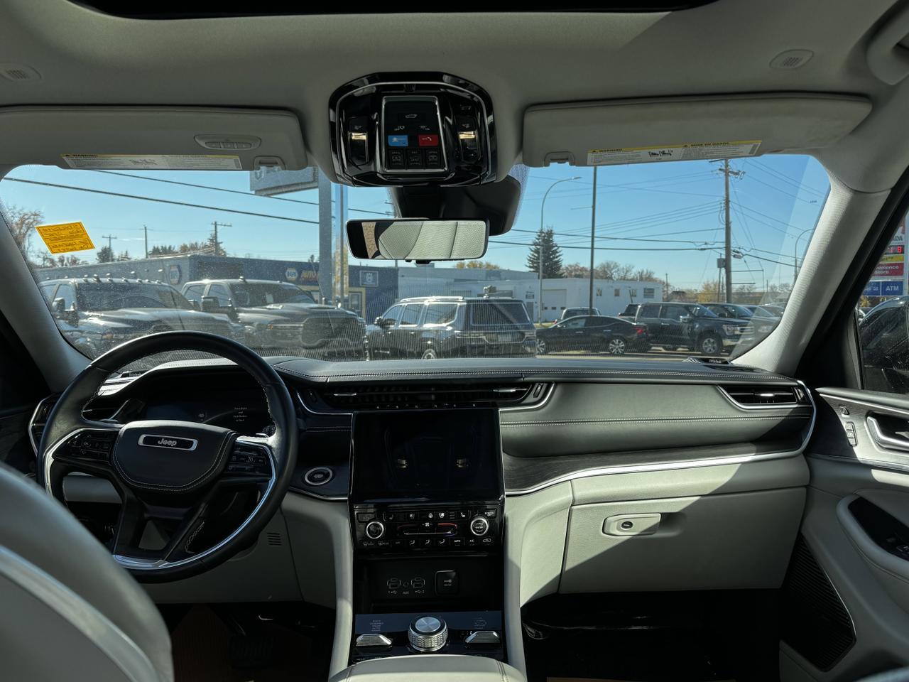 2022 Jeep Grand Cherokee L Overland 4x4 | V8 | Leather | Heated Vented Seats | NAV | Backup Camera Redwater AB