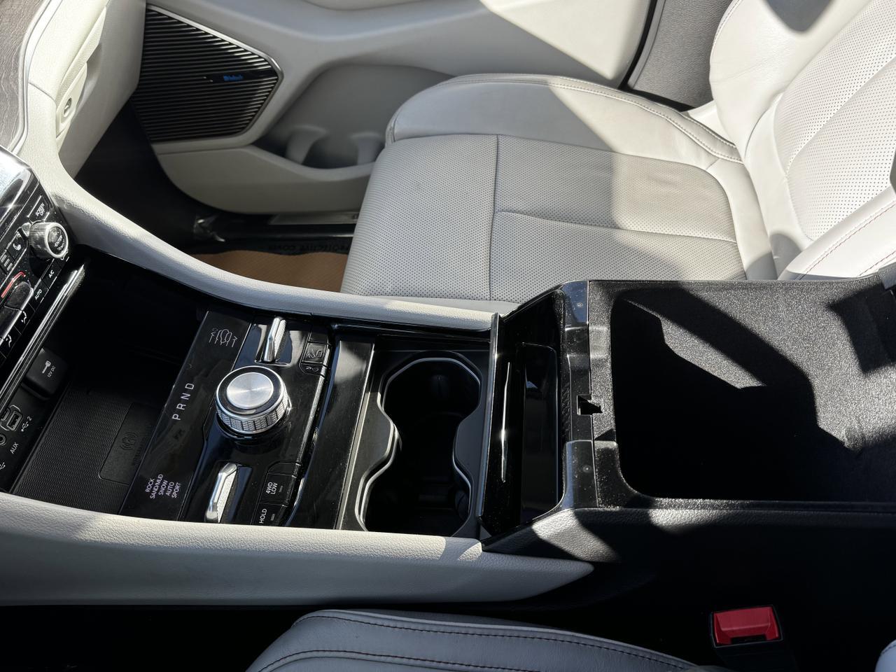 2022 Jeep Grand Cherokee L Overland 4x4 | V8 | Leather | Heated Vented Seats | NAV | Backup Camera Redwater AB