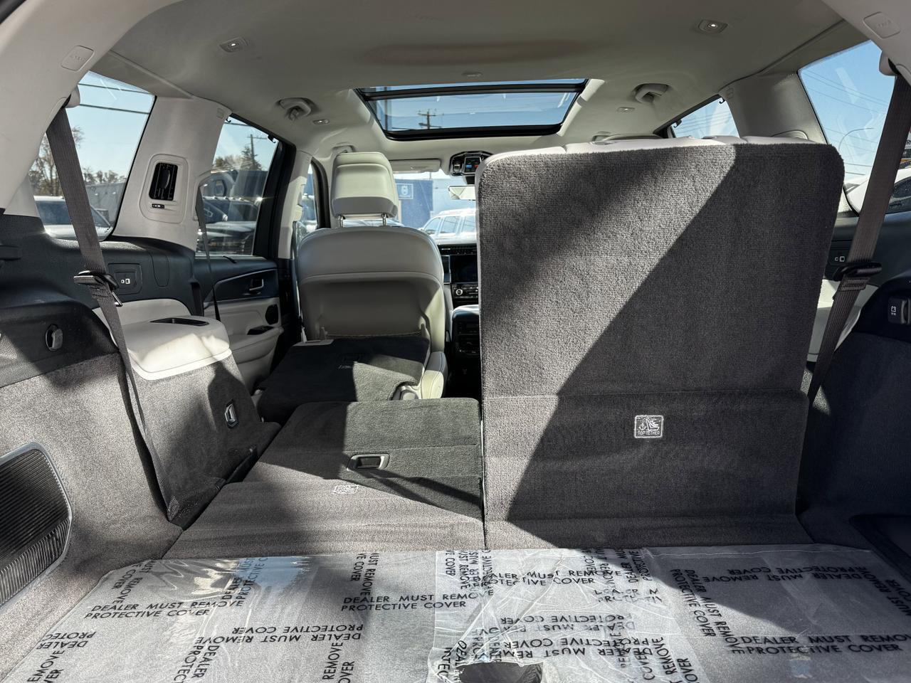 2022 Jeep Grand Cherokee L Overland 4x4 | V8 | Leather | Heated Vented Seats | NAV | Backup Camera Redwater AB