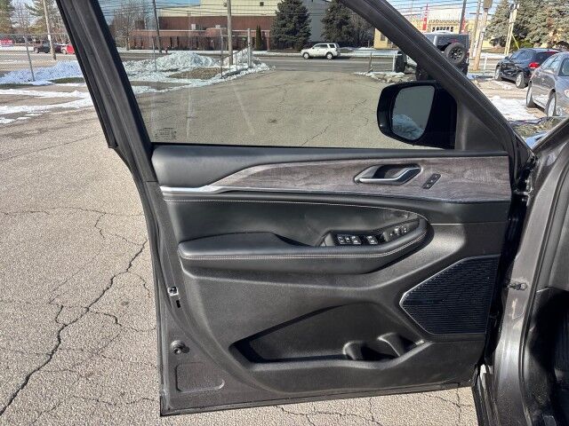 2022 Jeep Grand Cherokee L Overland Cleveland OH