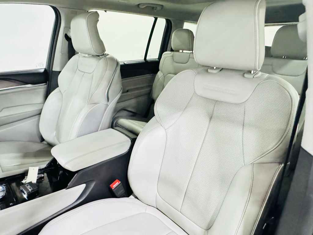 2022 Jeep Grand Cherokee L Overland Jersey City NJ