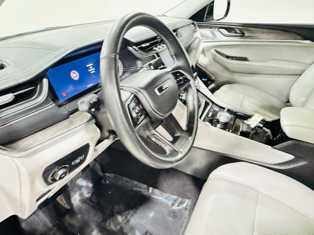 2022 Jeep Grand Cherokee L Overland Jersey City NJ