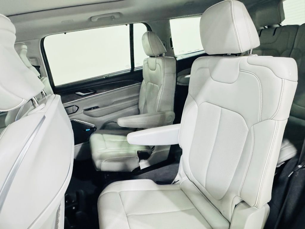 2022 Jeep Grand Cherokee L Overland Jersey City NJ