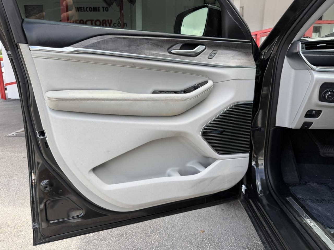 2022 Jeep Grand Cherokee L Overland Miami FL
