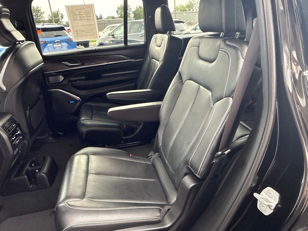 2022 Jeep Grand Cherokee L Overland Mount Joy PA