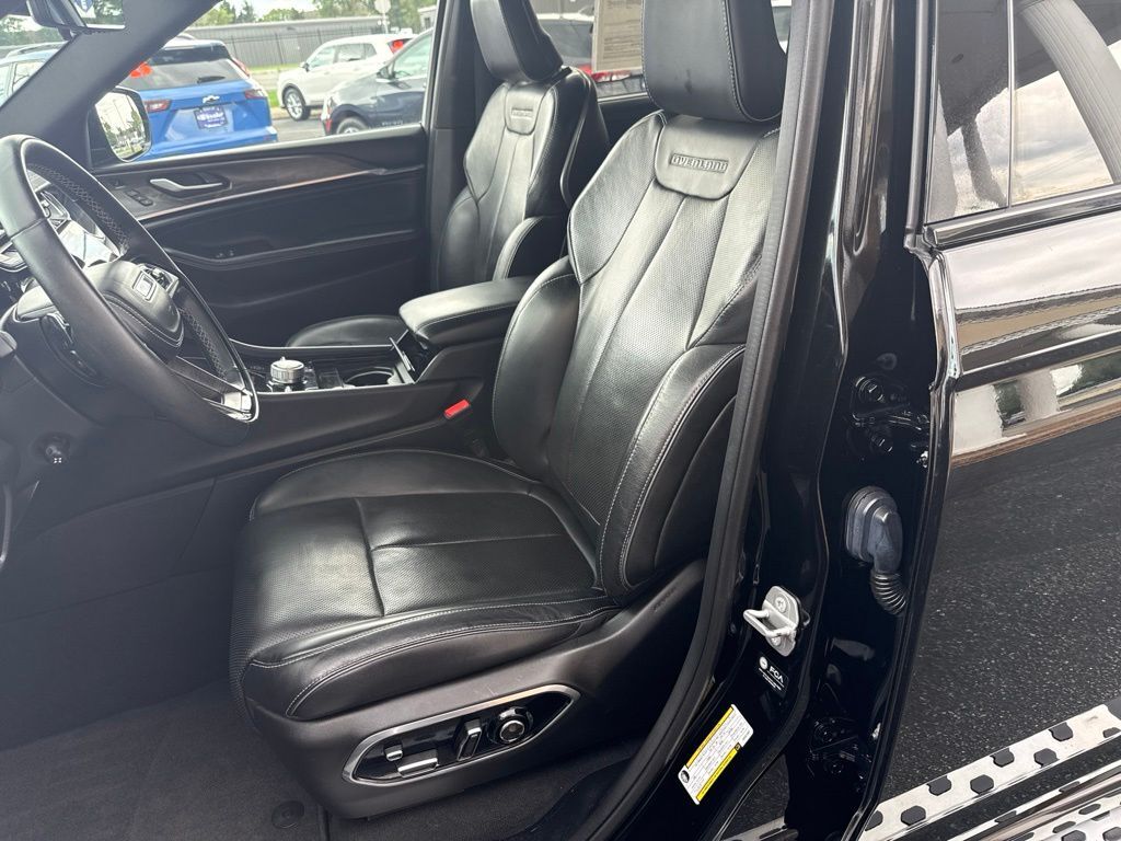 2022 Jeep Grand Cherokee L Overland Mount Joy PA
