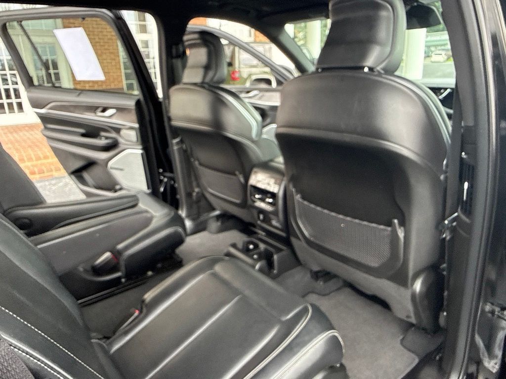 2022 Jeep Grand Cherokee L Overland Mount Joy PA