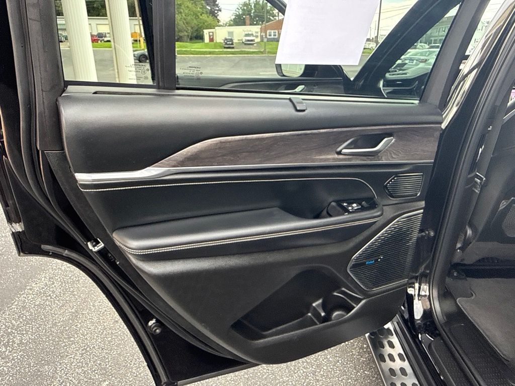 2022 Jeep Grand Cherokee L Overland Mount Joy PA