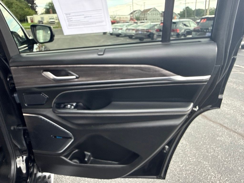 2022 Jeep Grand Cherokee L Overland Mount Joy PA