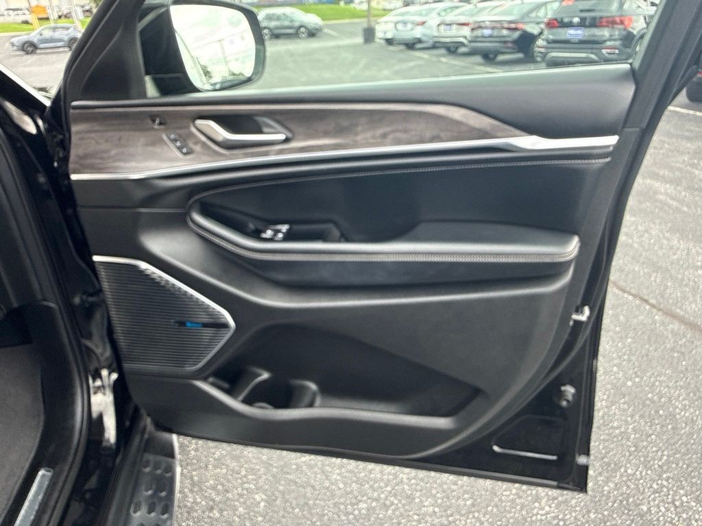 2022 Jeep Grand Cherokee L Overland Mount Joy PA