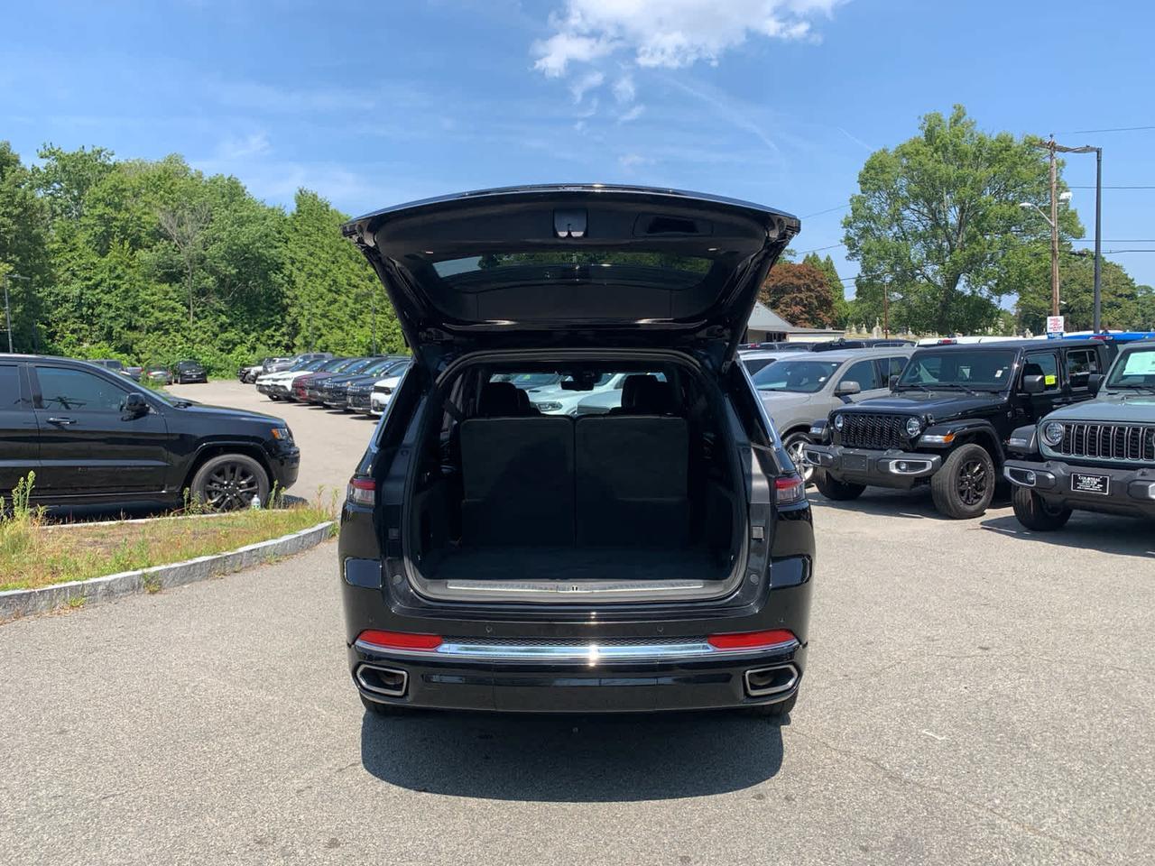 2022 Jeep Grand Cherokee L Overland Dartmouth MA
