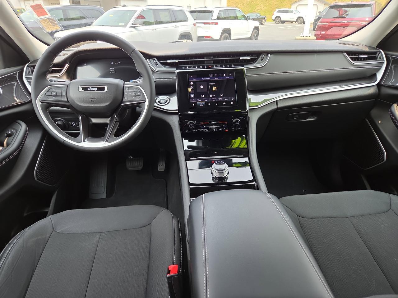 2022 Jeep Grand Cherokee Laredo HAMBURG PA