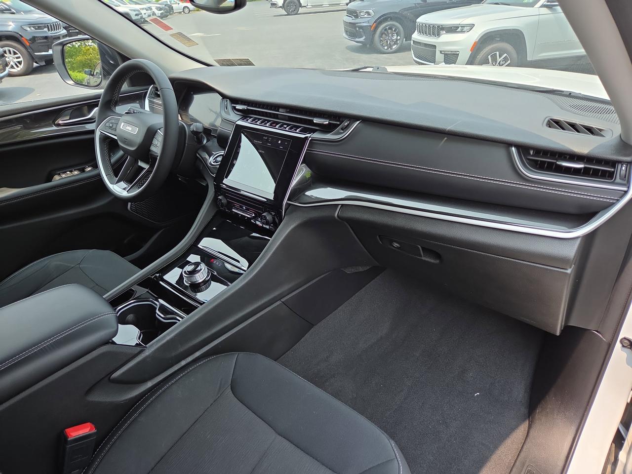2022 Jeep Grand Cherokee Laredo HAMBURG PA