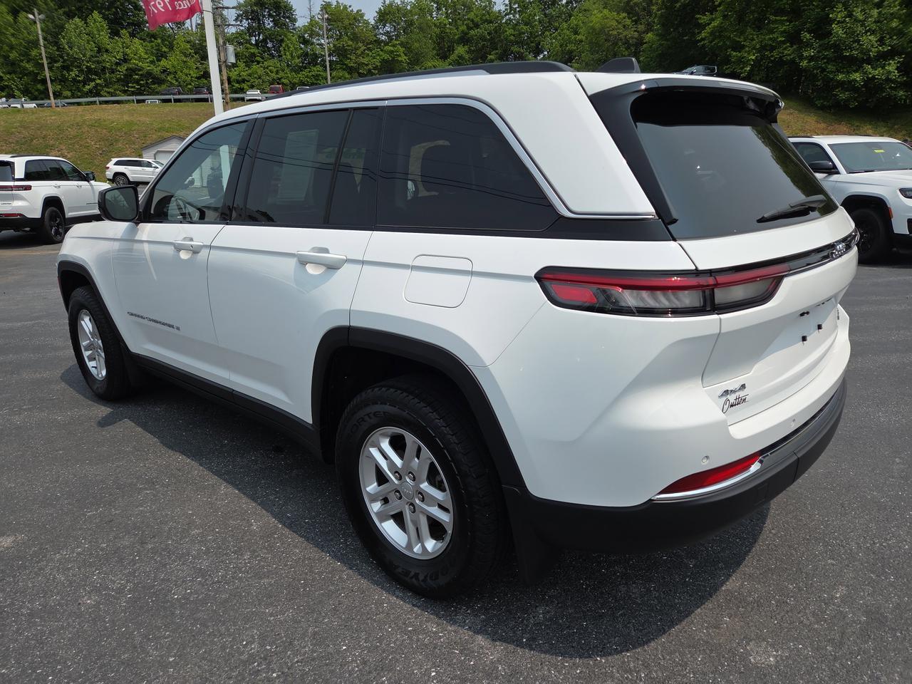 2022 Jeep Grand Cherokee Laredo HAMBURG PA