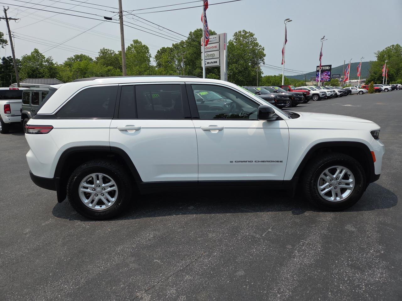 2022 Jeep Grand Cherokee Laredo HAMBURG PA