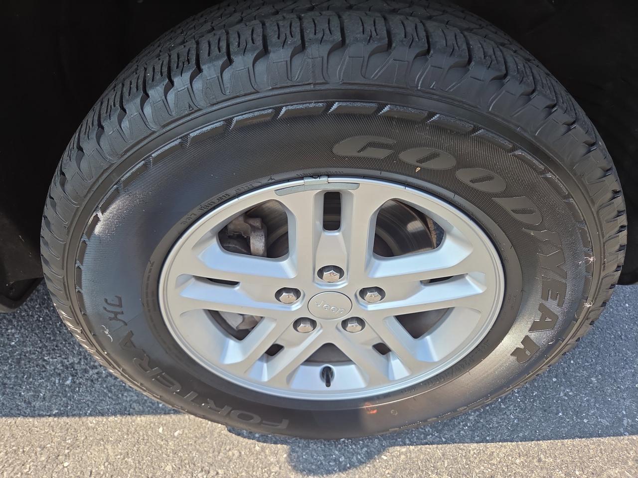 2022 Jeep Grand Cherokee Laredo HAMBURG PA