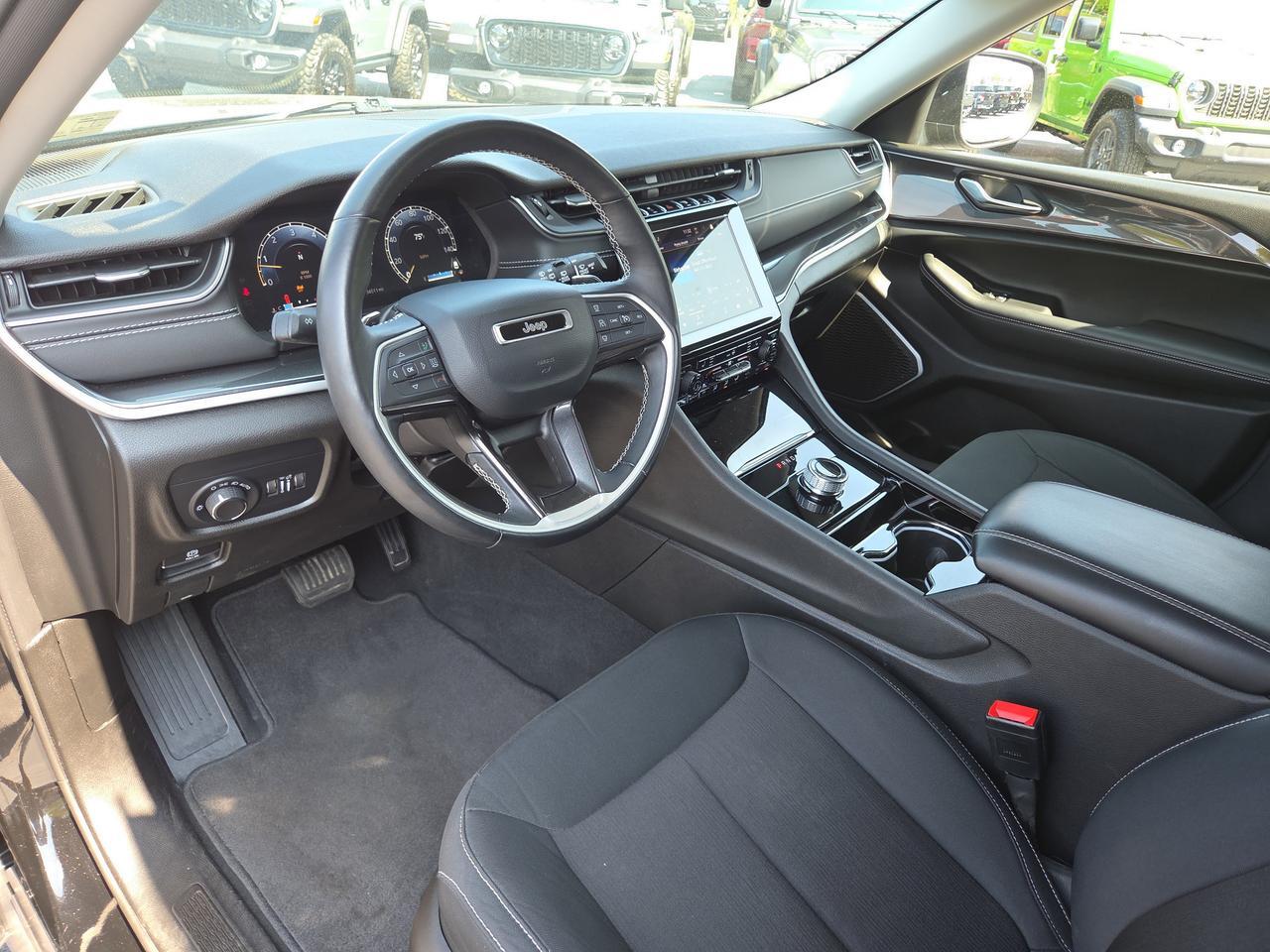 2022 Jeep Grand Cherokee Laredo HAMBURG PA