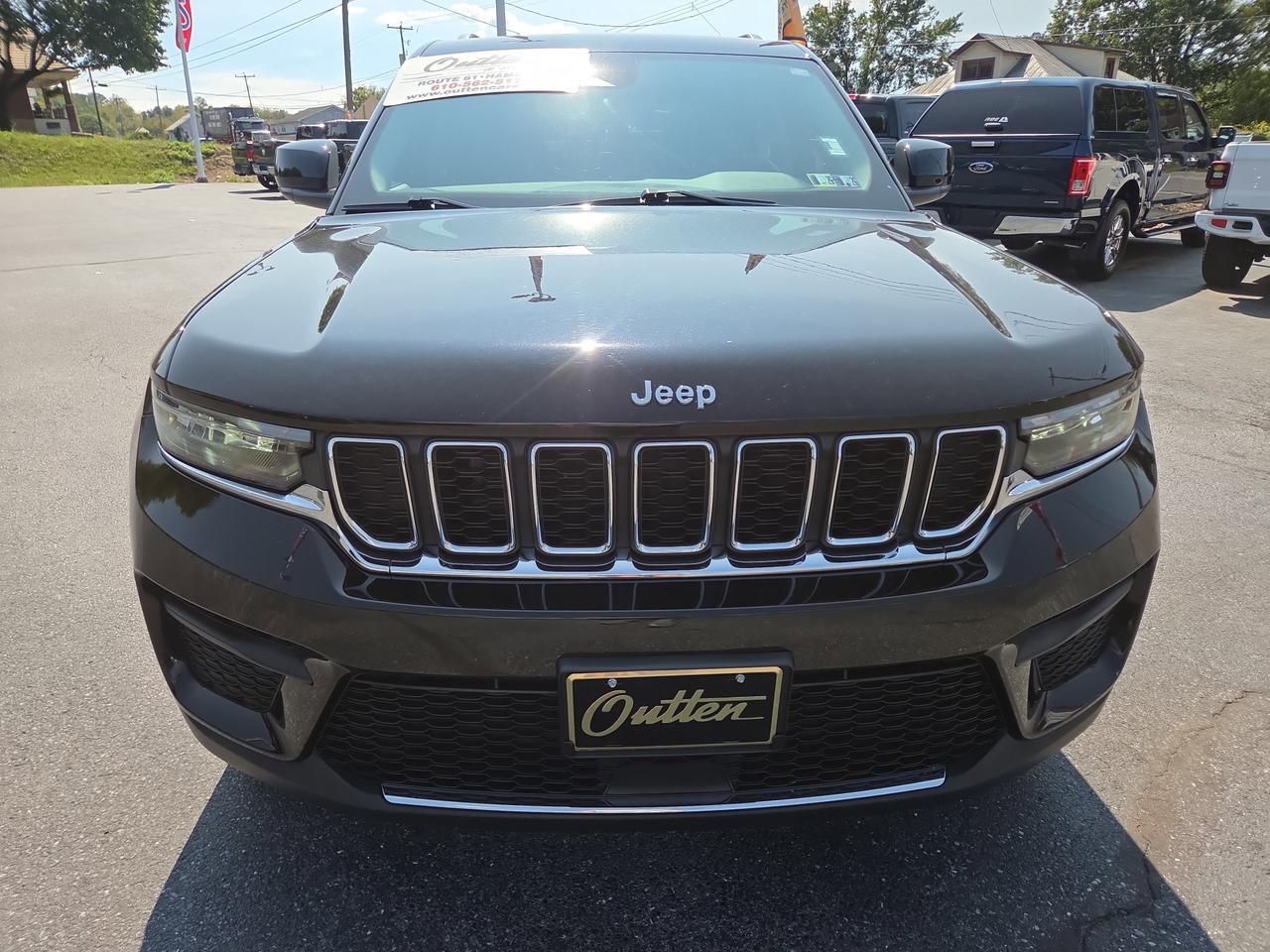 2022 Jeep Grand Cherokee Laredo HAMBURG PA