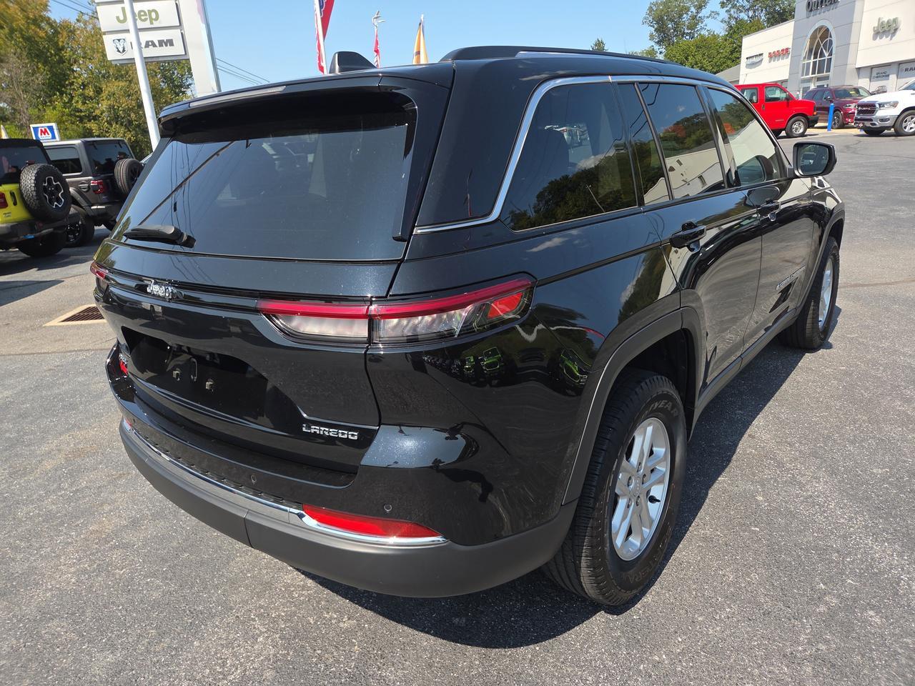 2022 Jeep Grand Cherokee Laredo HAMBURG PA