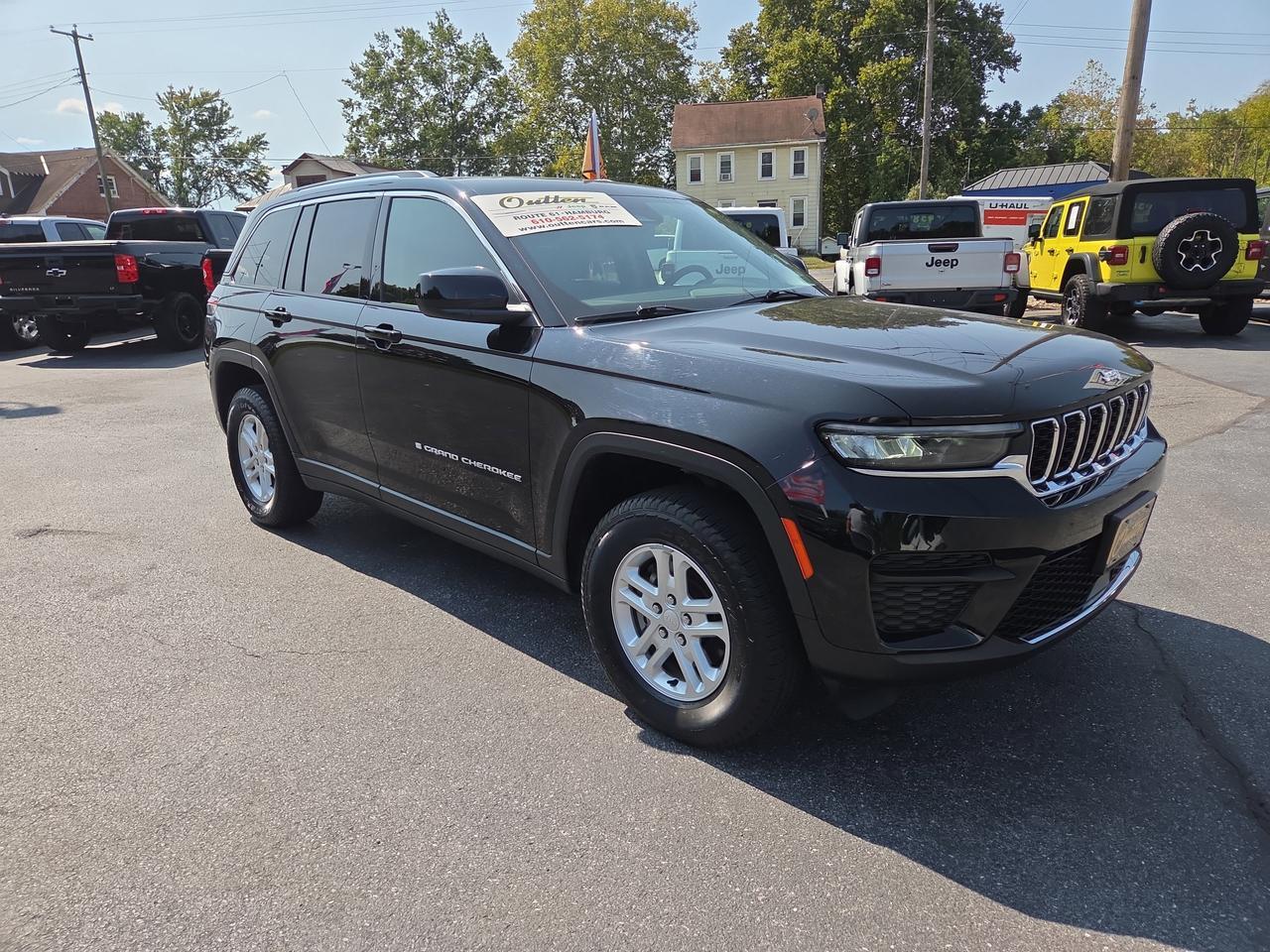 2022 Jeep Grand Cherokee Laredo HAMBURG PA