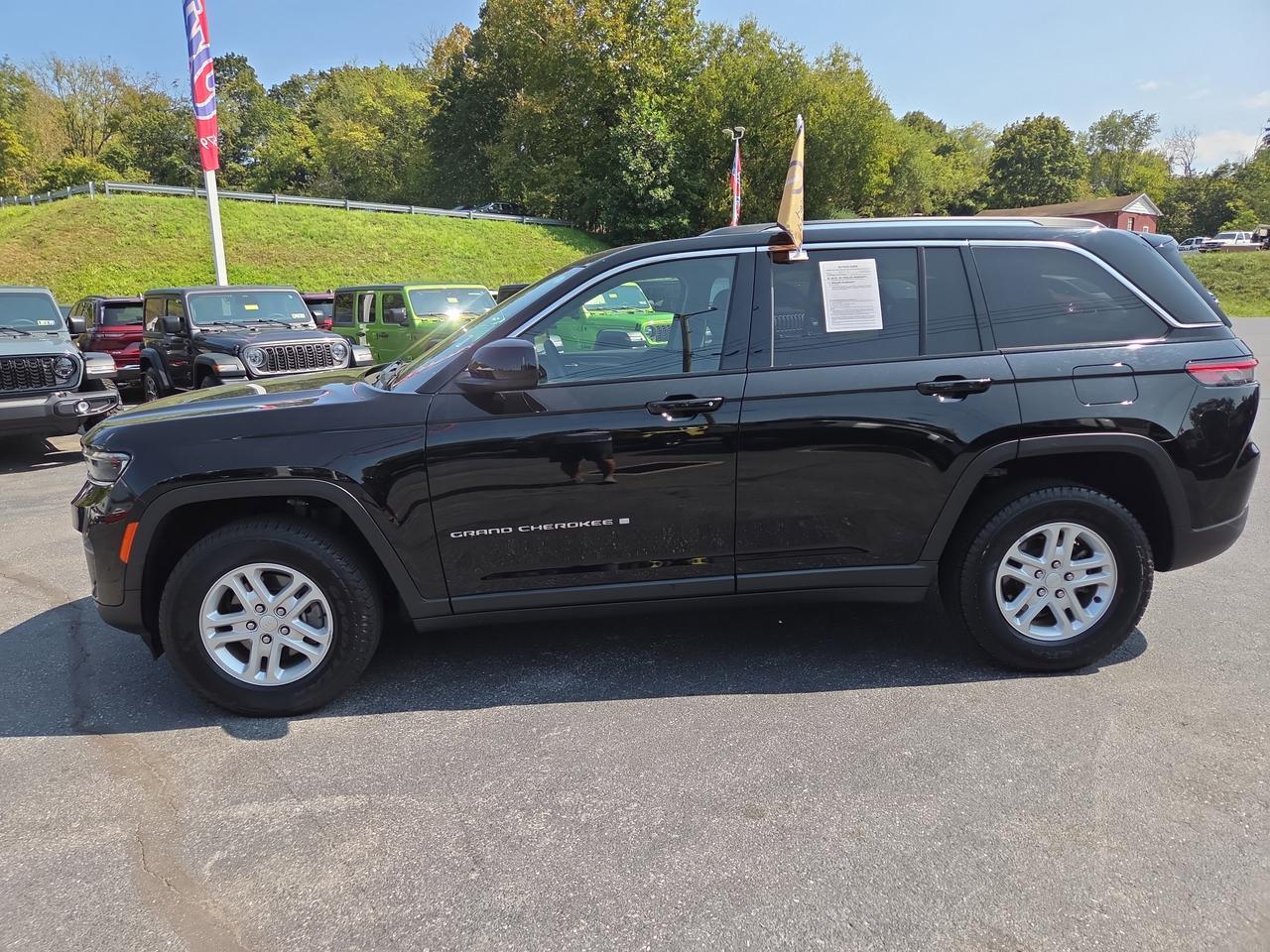 2022 Jeep Grand Cherokee Laredo HAMBURG PA