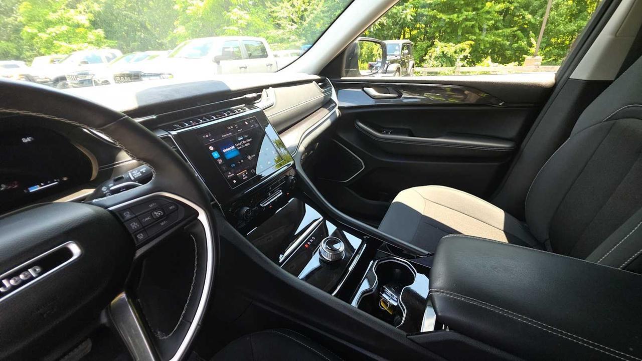 2022 Jeep Grand Cherokee Laredo Hudson MA