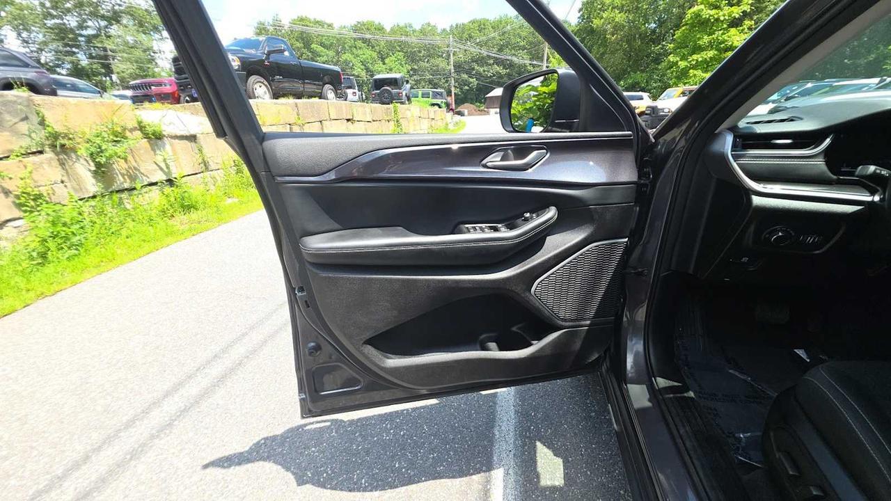 2022 Jeep Grand Cherokee Laredo Hudson MA