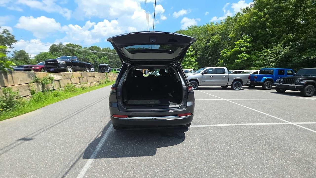 2022 Jeep Grand Cherokee Laredo Hudson MA