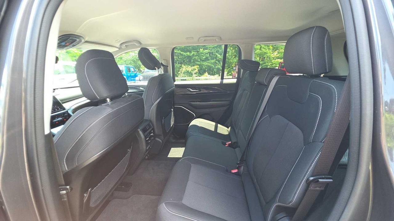 2022 Jeep Grand Cherokee Laredo Hudson MA