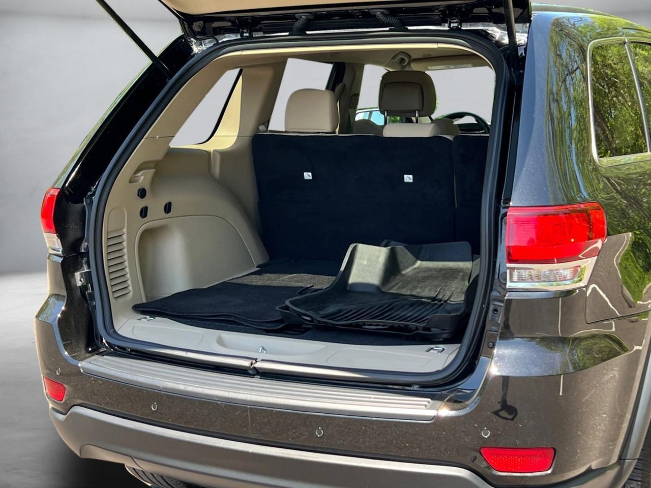 2022 Jeep Grand Cherokee Laredo Hagerstown MD