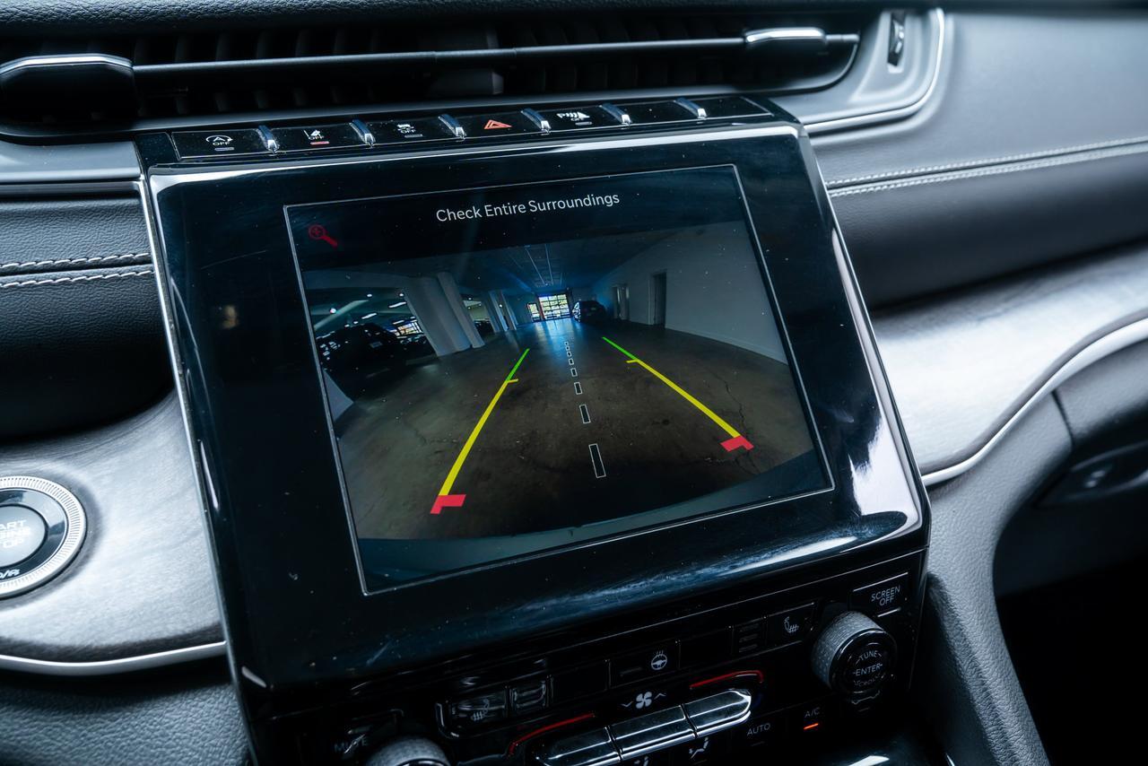 2022 Jeep Grand Cherokee Limited Heated Seats / Apple CarPlay Portland OR