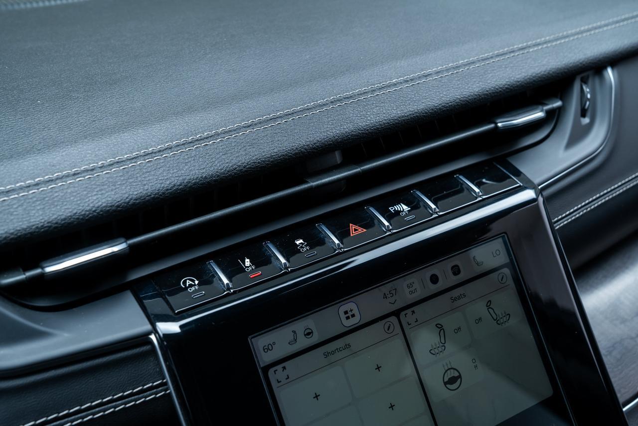 2022 Jeep Grand Cherokee Limited Heated Seats / Apple CarPlay Portland OR