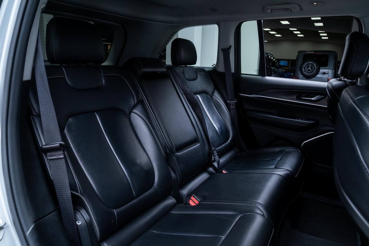2022 Jeep Grand Cherokee Limited Heated Seats / Apple CarPlay Portland OR