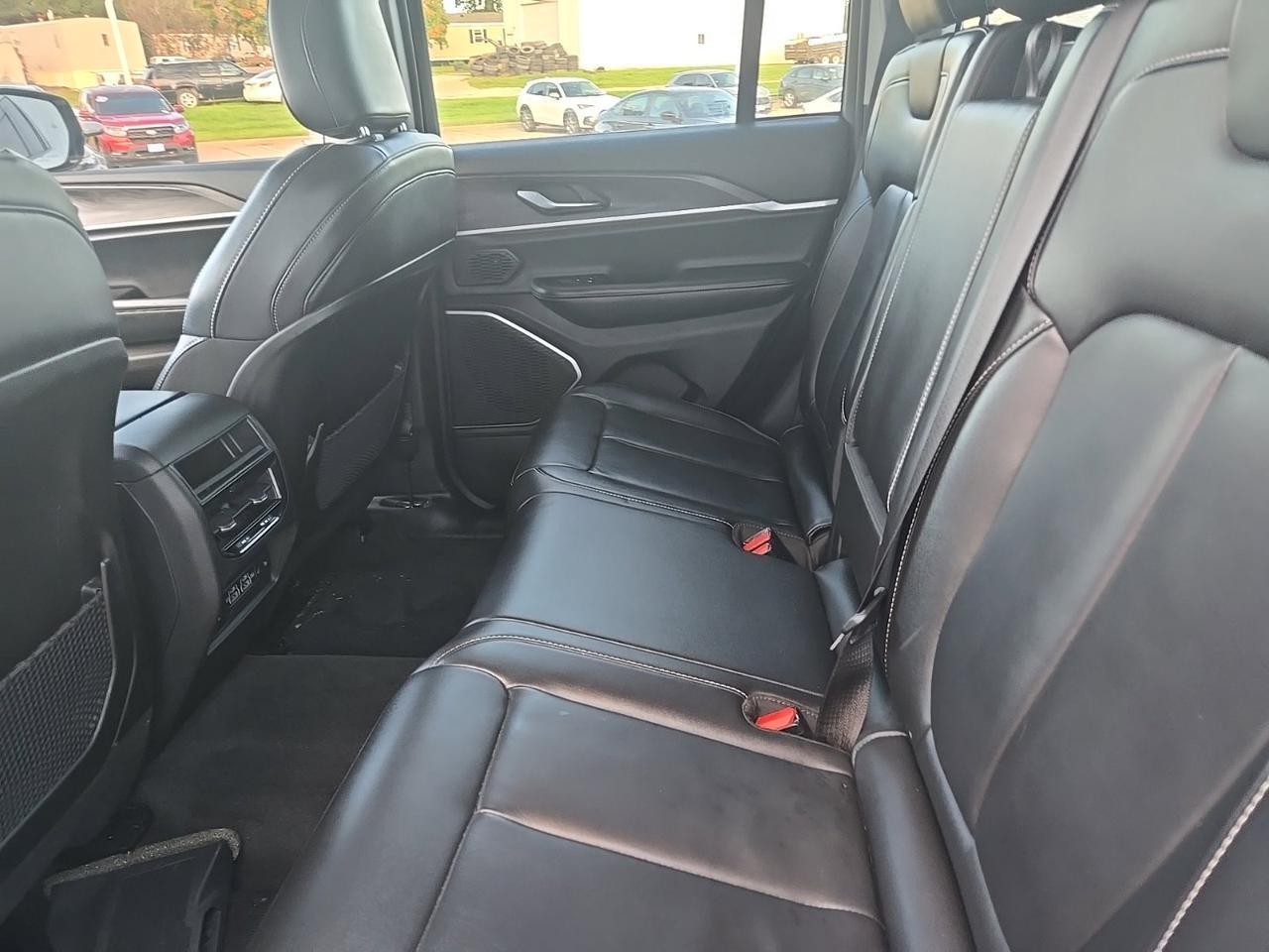 2022 Jeep Grand Cherokee Limited West Burlington IA