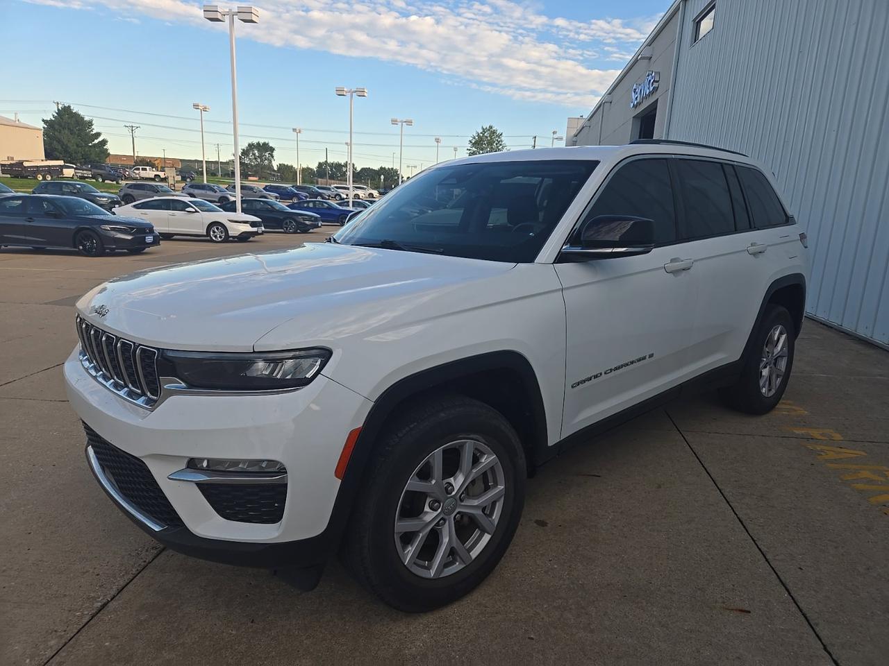 2022 Jeep Grand Cherokee Limited West Burlington IA