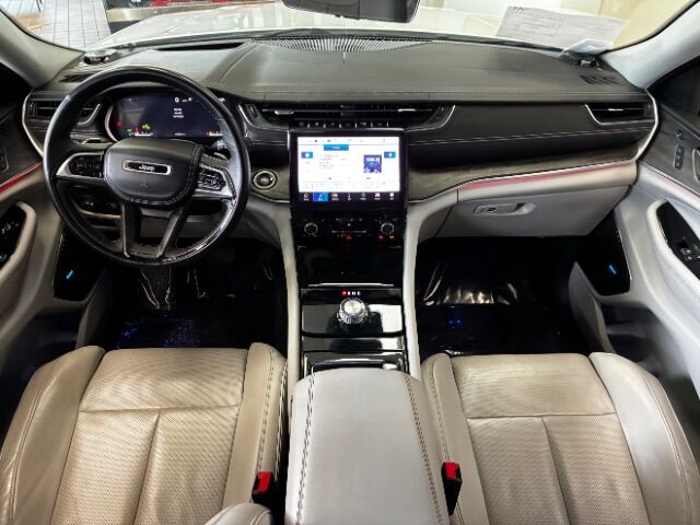 2022 Jeep Grand Cherokee Overland 4x2