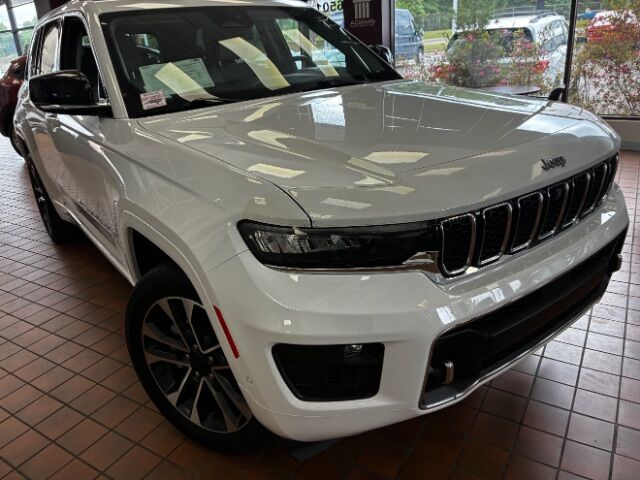 2022 Jeep Grand Cherokee Overland 4x2