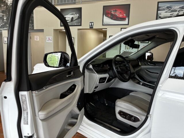 2022 Jeep Grand Cherokee Overland 4x2 Kannapolis NC