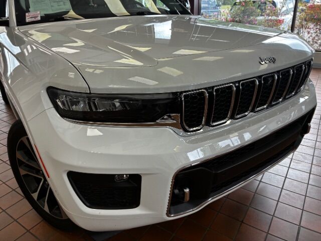2022 Jeep Grand Cherokee Overland 4x2