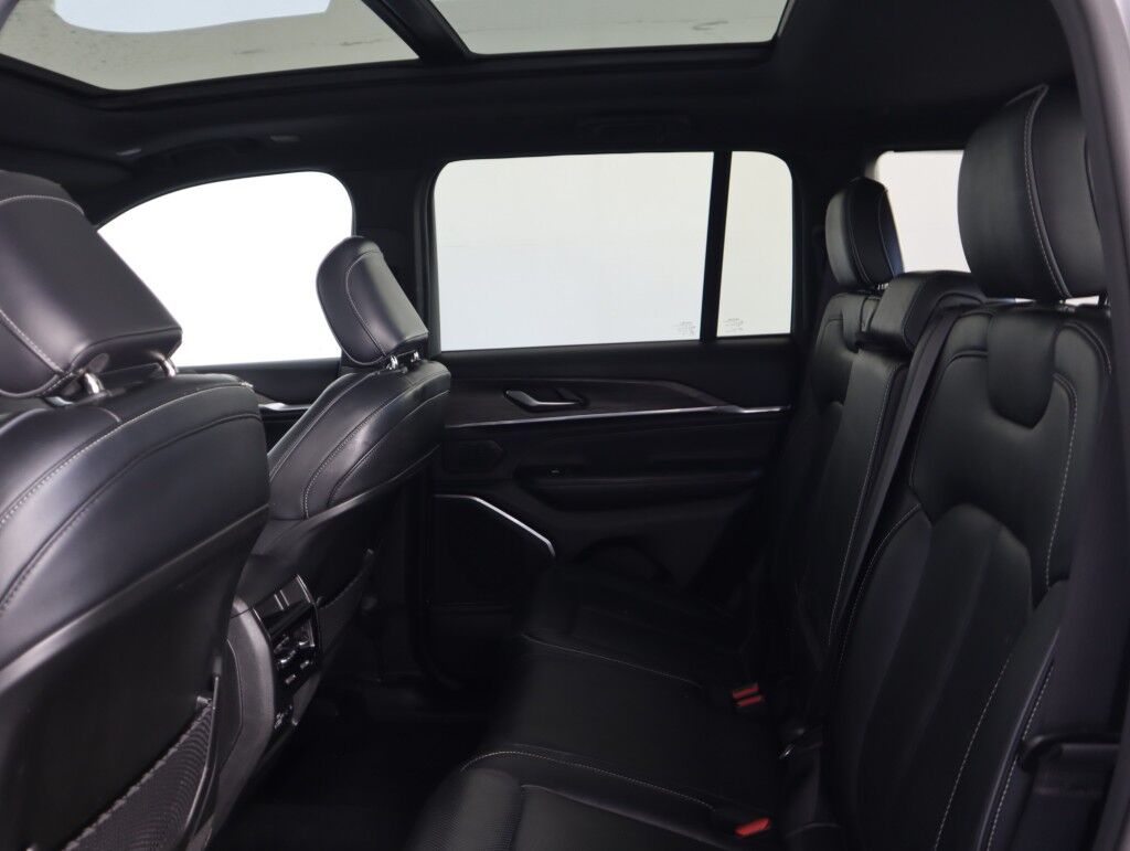 2022 Jeep Grand Cherokee Overland 4x4 Maumee OH