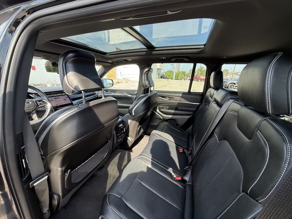 2022 Jeep Grand Cherokee Overland Crestwood KY