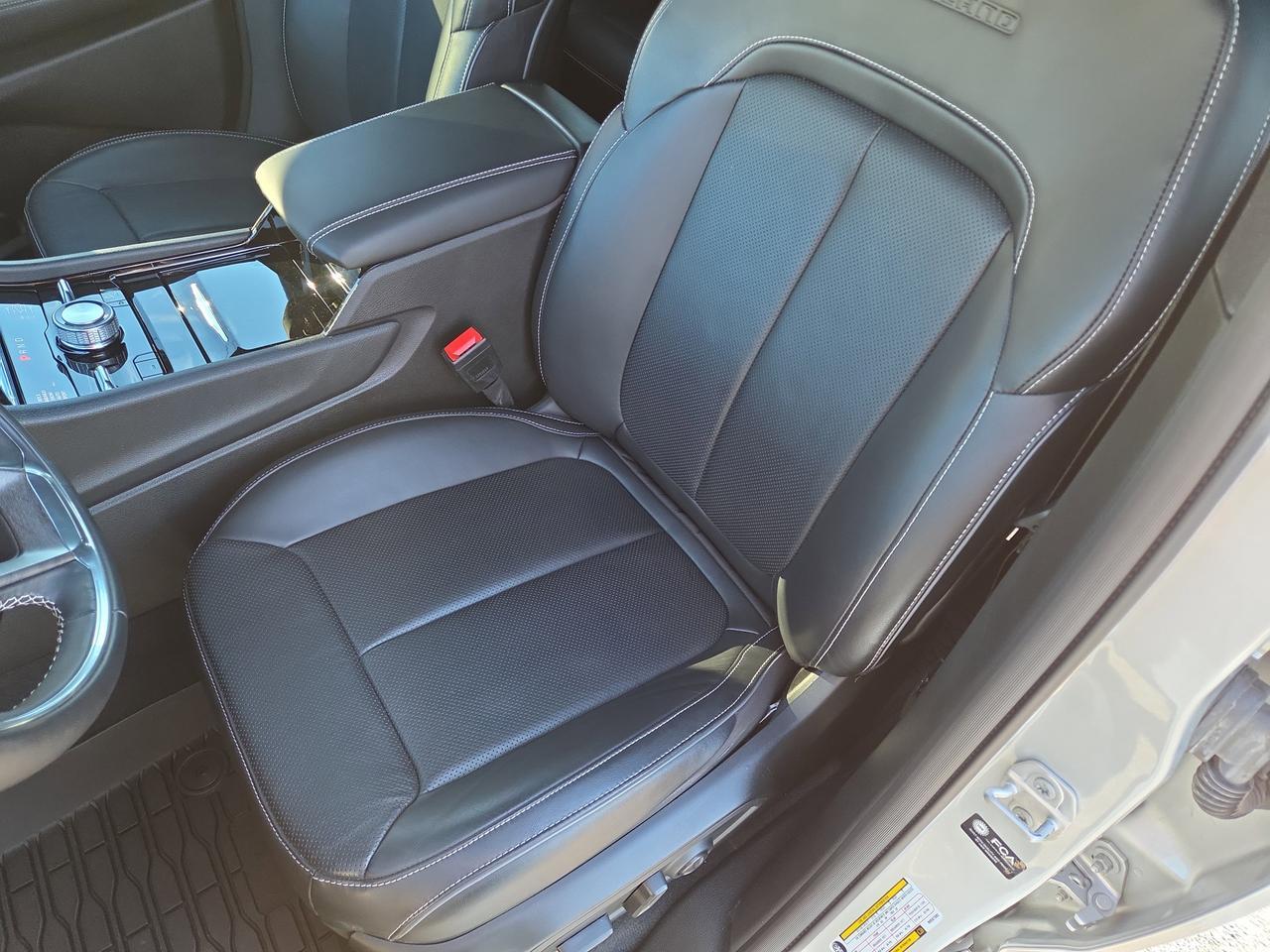 2022 Jeep Grand Cherokee Overland Hamburg PA