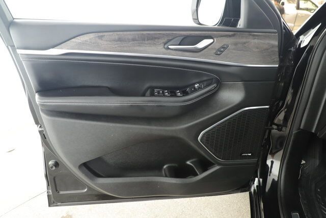 2022 Jeep Grand Cherokee Overland New Braunfels TX