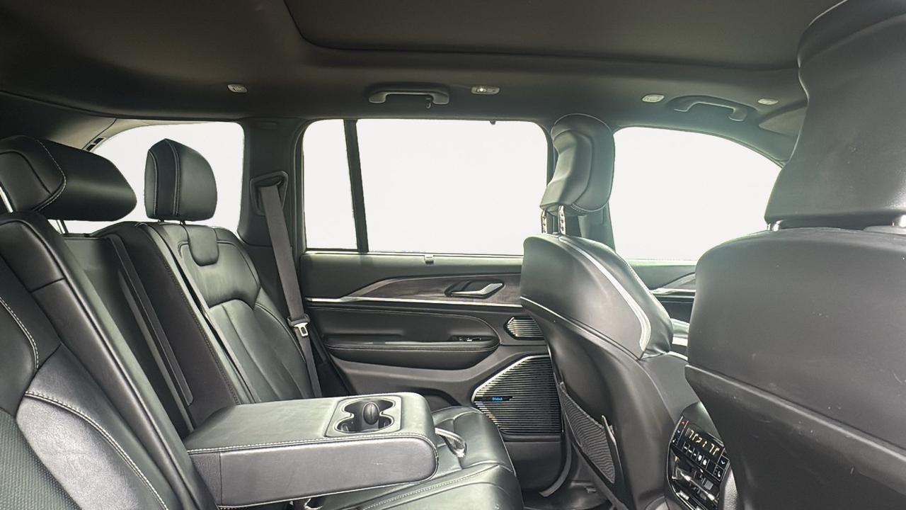 2022 Jeep Grand Cherokee Overland  Selma TX