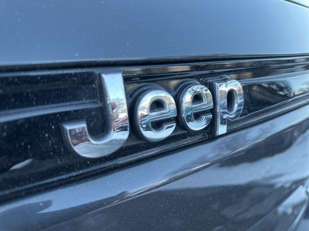 2022 Jeep Grand Cherokee Overland Worcester MA