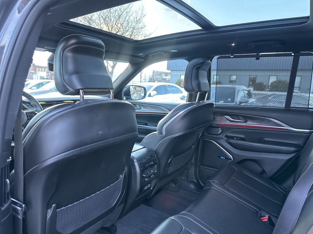 2022 Jeep Grand Cherokee Overland Worcester MA