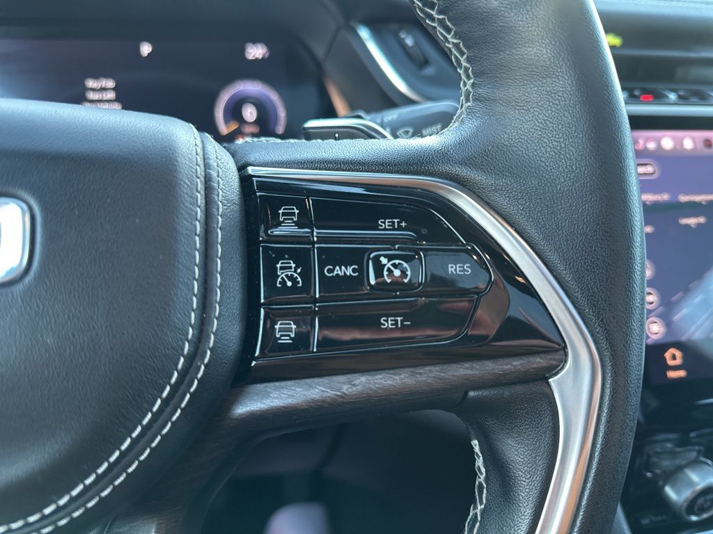 2022 Jeep Grand Cherokee Overland Worcester MA