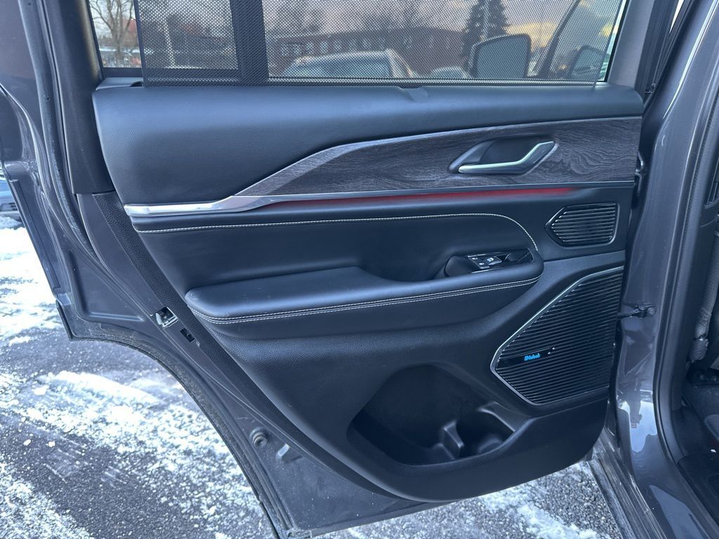 2022 Jeep Grand Cherokee Overland Worcester MA