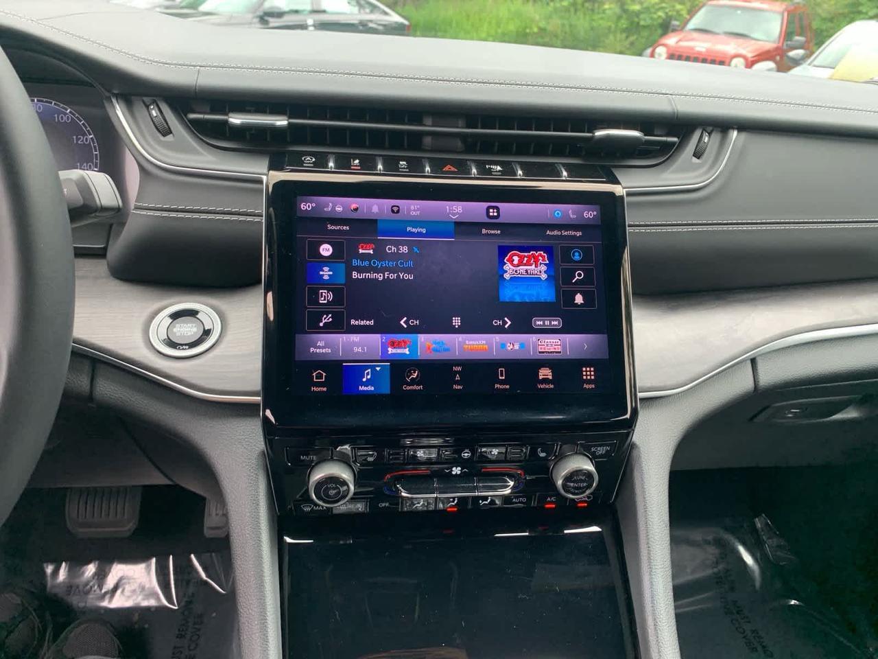 2022 Jeep Grand Cherokee Overland Dartmouth MA