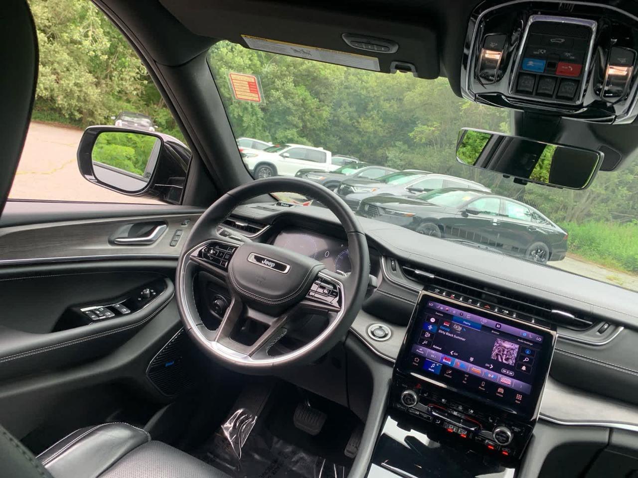 2022 Jeep Grand Cherokee Overland Dartmouth MA